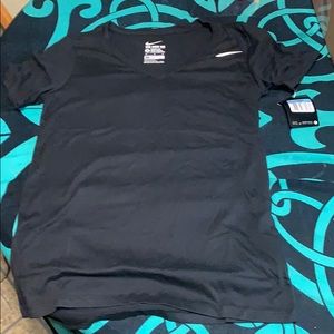 Women’s The Nike Tee V-neck